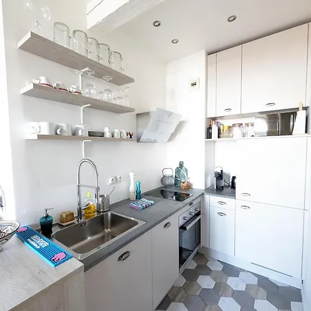 Appartement De Charme Sous Les Toits Avec Vue Sur La Garonne Bordeaux Exterior photo