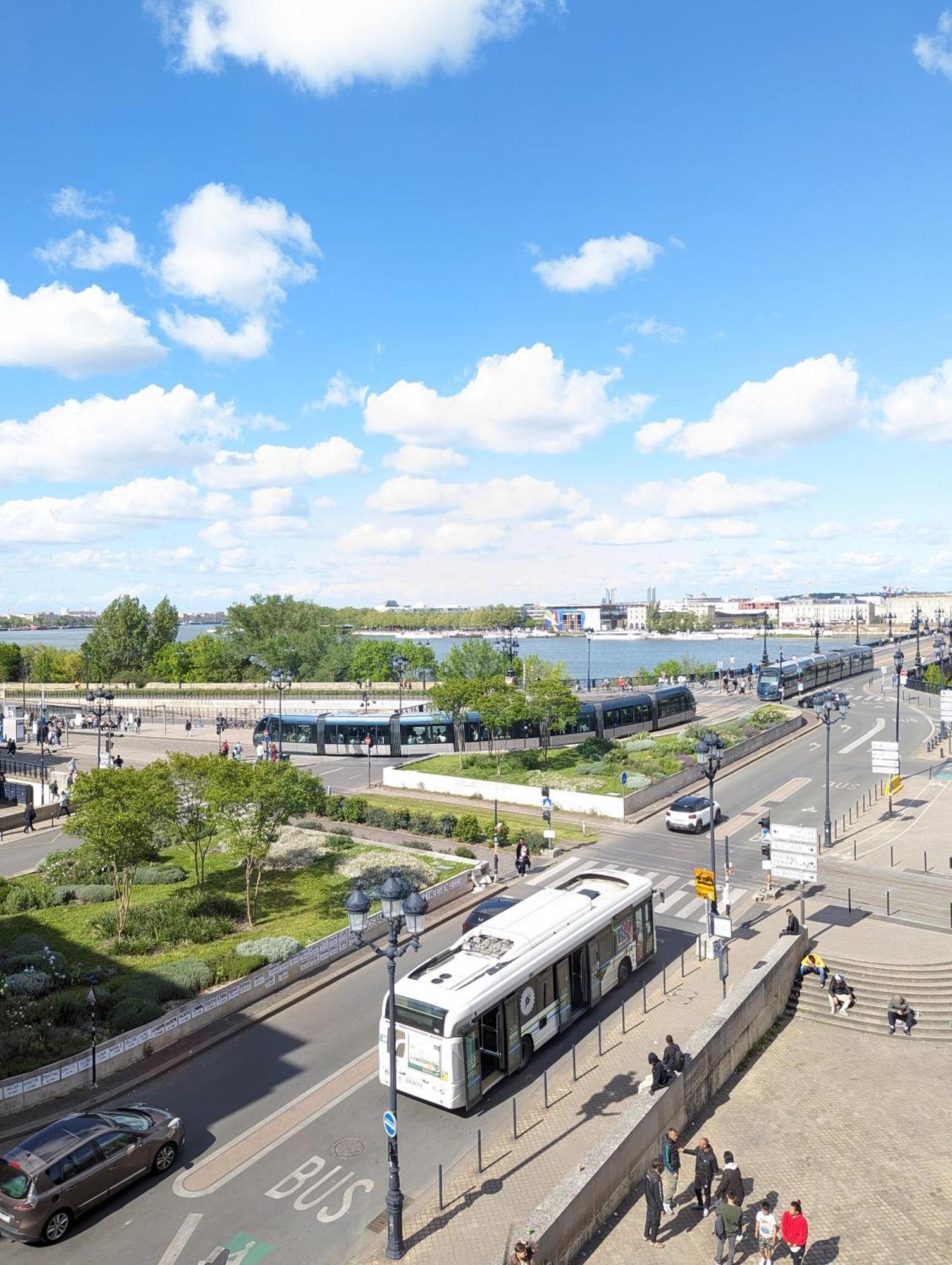 De Charme Sous Les Toits Avec Vue Sur La Garonne
