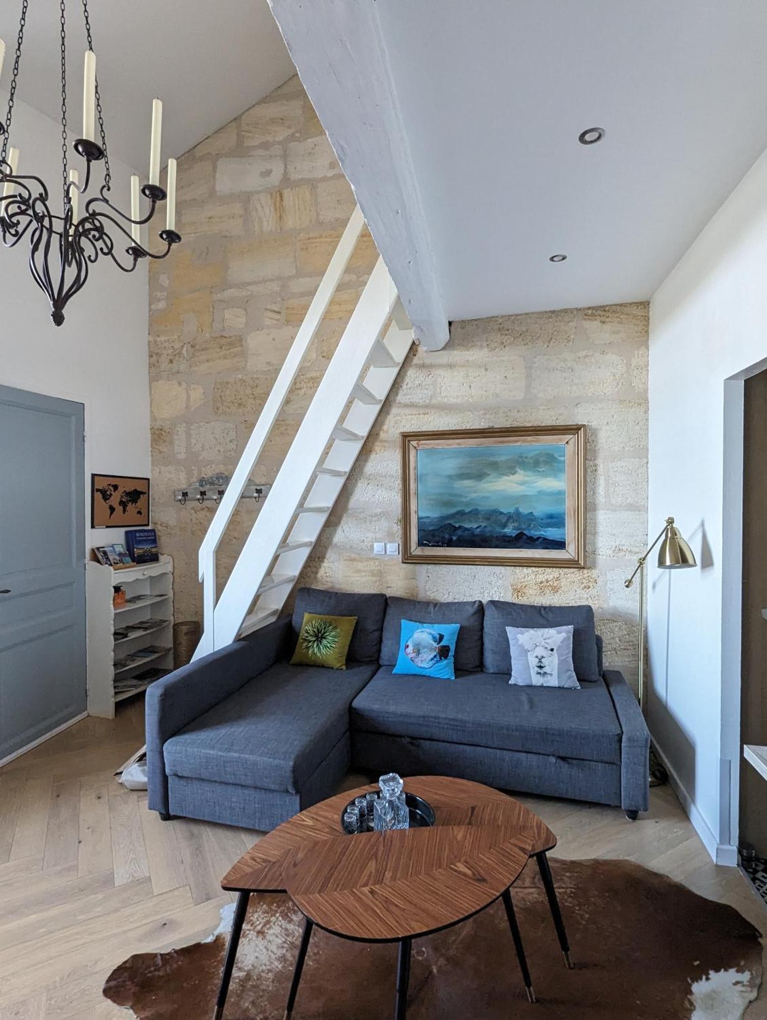 Appartement De Charme Sous Les Toits Avec Vue Sur La Garonne *