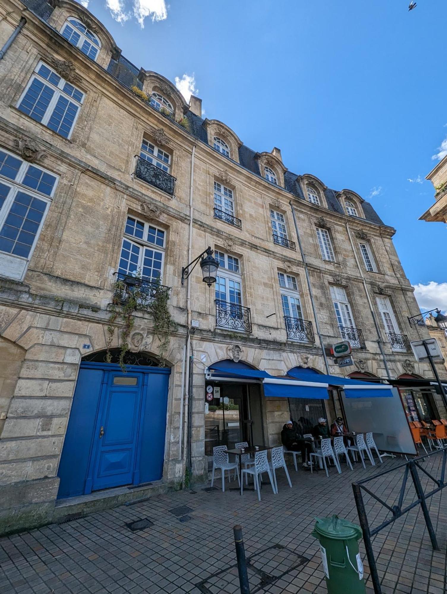 De Charme Sous Les Toits Avec Vue Sur La Garonne Appartement *